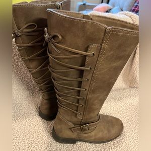 Girls tall boots size 4